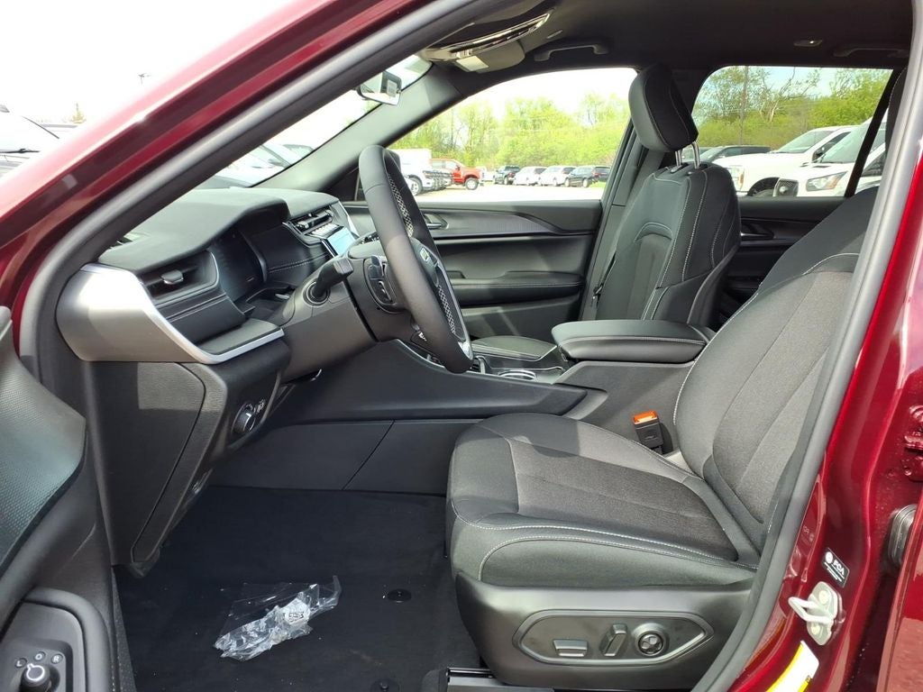 2026 Jeep Grand Cherokee GRAND CHEROKEE LAREDO 4X4