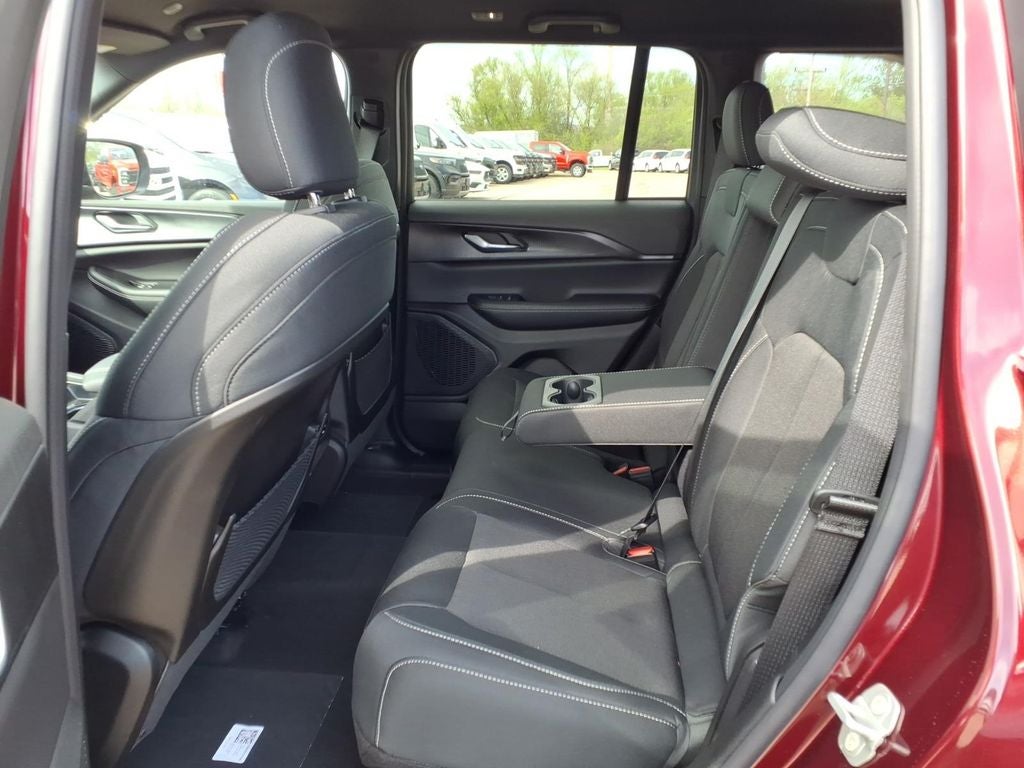 2026 Jeep Grand Cherokee GRAND CHEROKEE LAREDO 4X4