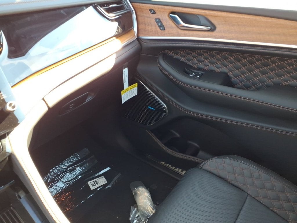 2027 Jeep Grand Cherokee GRAND CHEROKEE SUMMIT 4X4