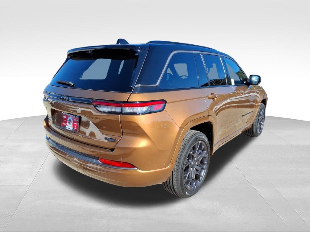 2027 Jeep Grand Cherokee GRAND CHEROKEE SUMMIT 4X4