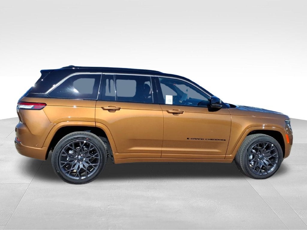 2027 Jeep Grand Cherokee GRAND CHEROKEE SUMMIT 4X4