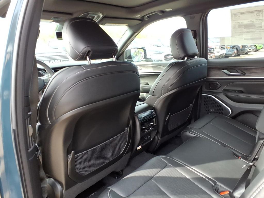 2026 Jeep Grand Cherokee GRAND CHEROKEE L LIMITED RESERVE 4X4