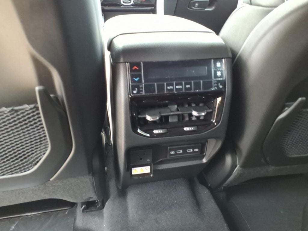 2026 Jeep Grand Cherokee GRAND CHEROKEE L LIMITED RESERVE 4X4