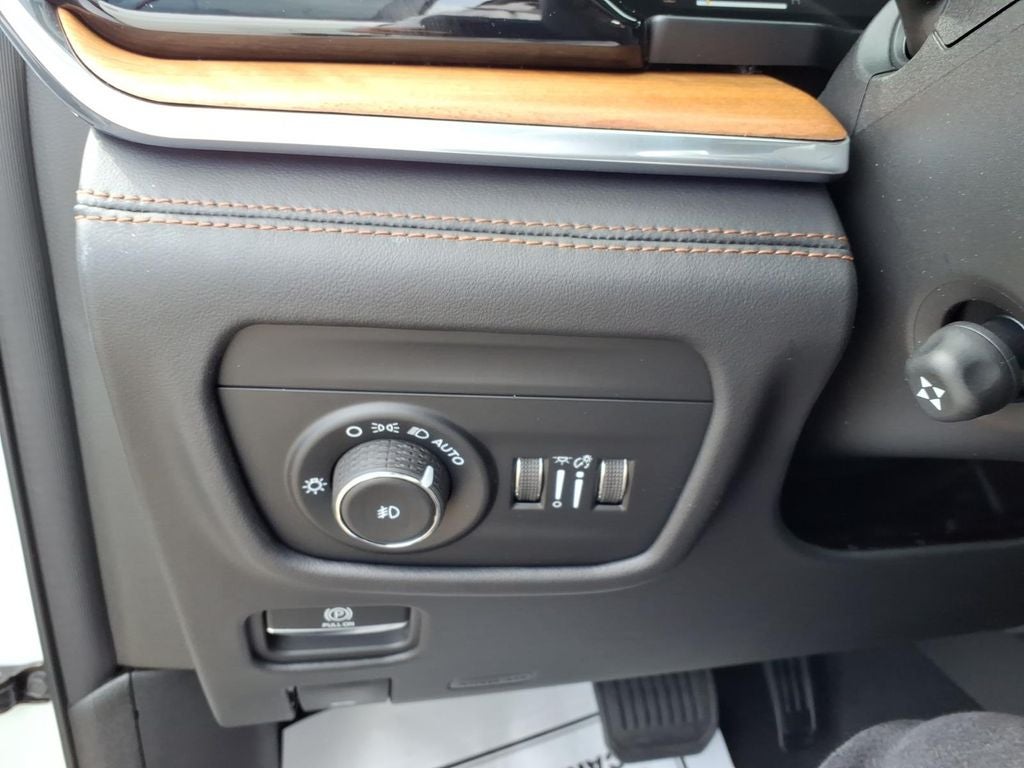 2026 Jeep Grand Cherokee GRAND CHEROKEE L SUMMIT 4X4