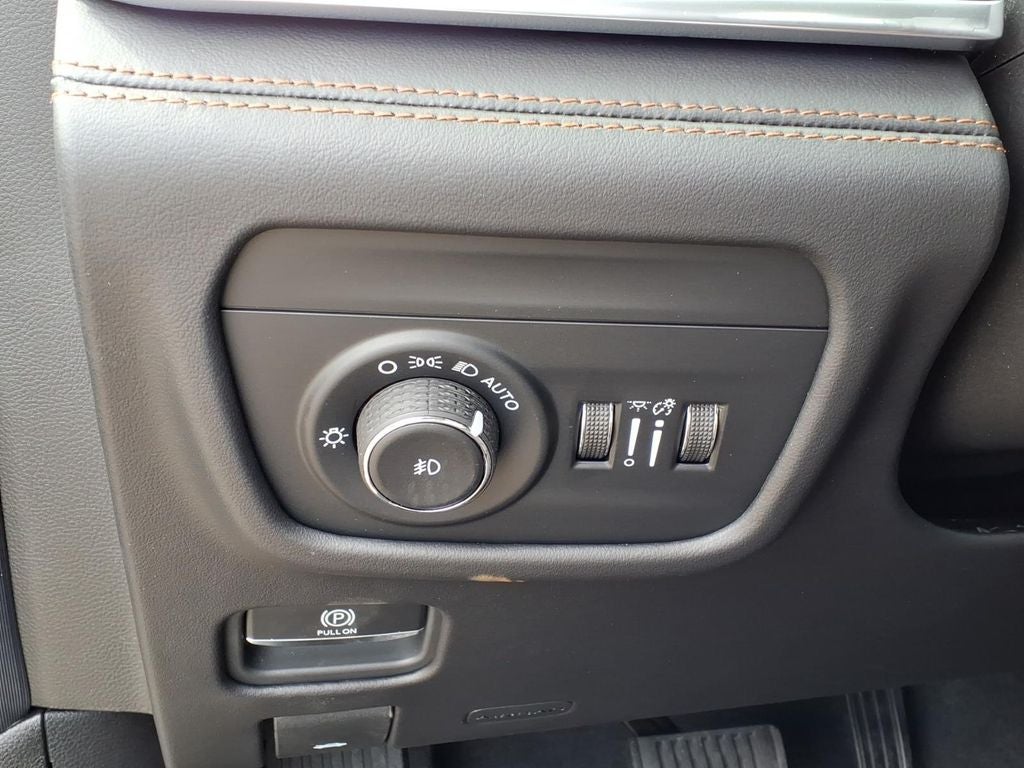 2026 Jeep Grand Cherokee GRAND CHEROKEE L SUMMIT 4X4
