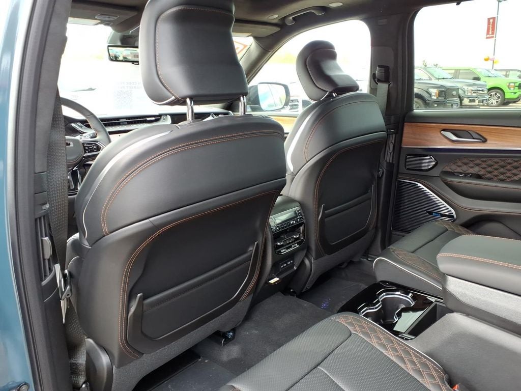 2026 Jeep Grand Cherokee GRAND CHEROKEE L SUMMIT 4X4
