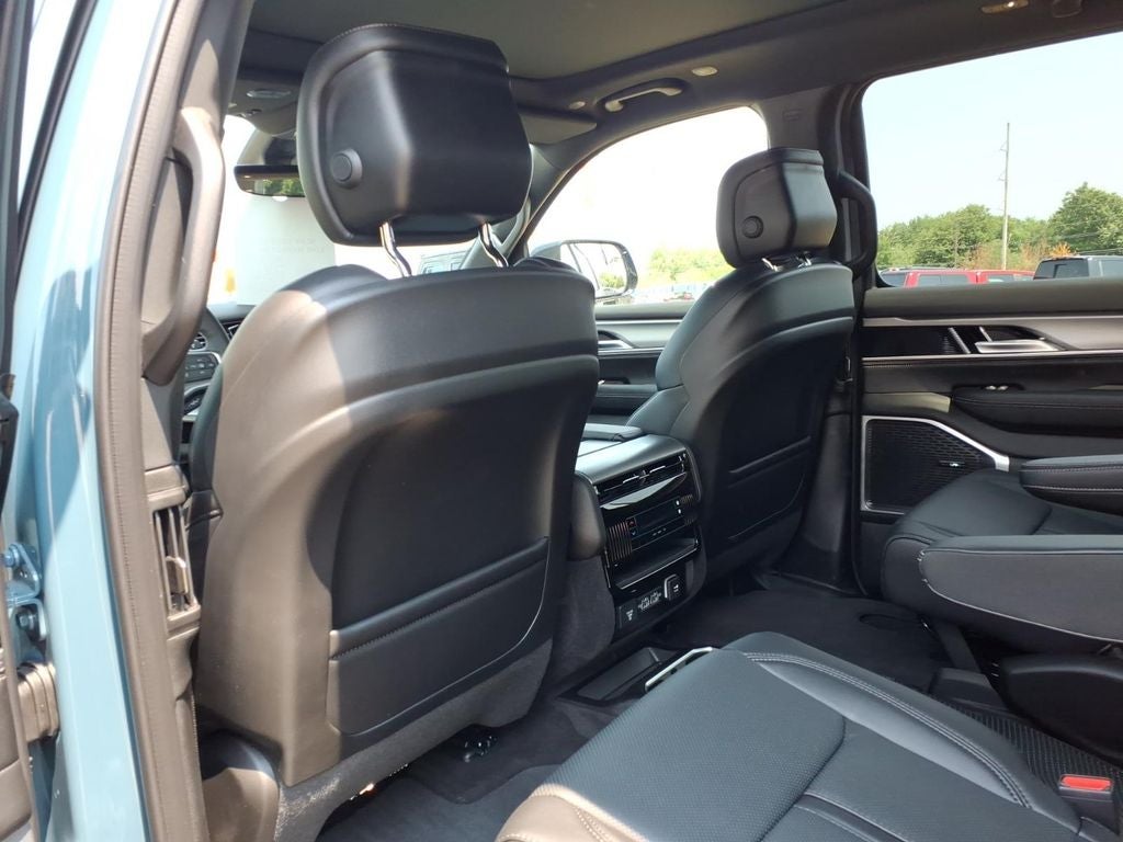 2026 Jeep Grand Wagoneer GRAND WAGONEER UPLAND 4X4