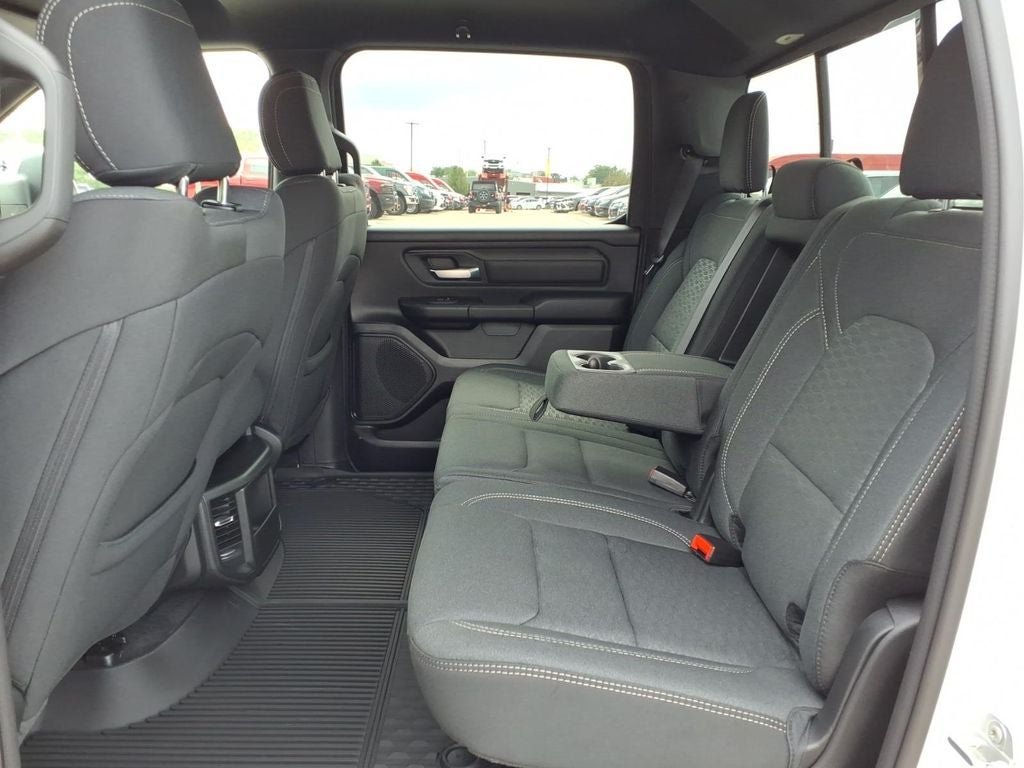 2026 RAM Ram 1500 RAM 1500 TRADESMAN CREW CAB 4X4 5'7' BOX