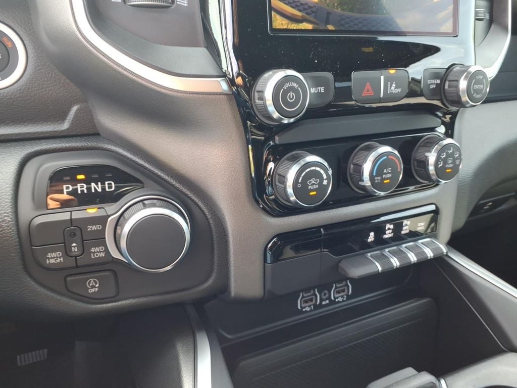 2026 RAM Ram 1500 RAM 1500 EXPRESS CREW CAB 4X4 5'7' BOX