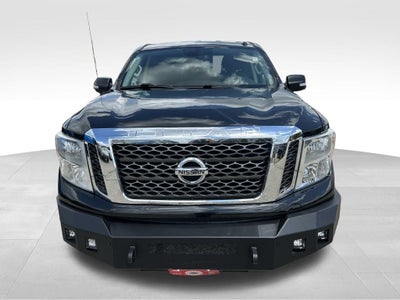 2018 Nissan TITAN SV