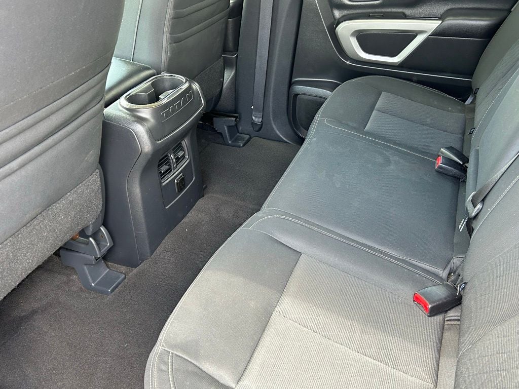 2018 Nissan TITAN SV