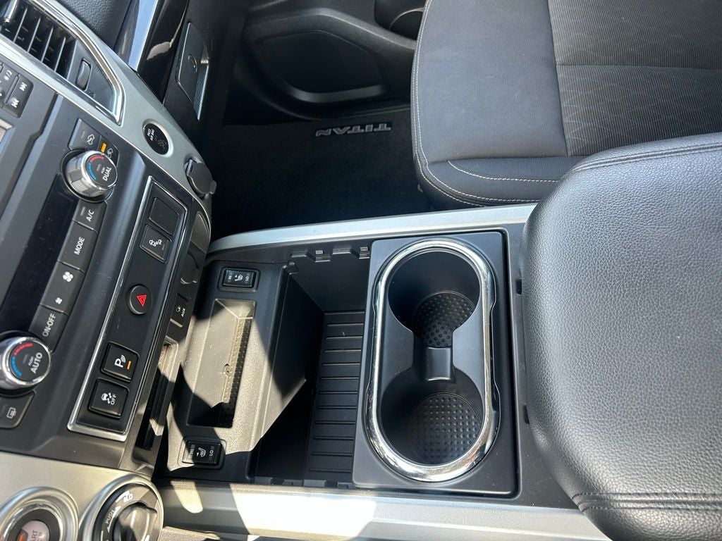 2018 Nissan TITAN SV