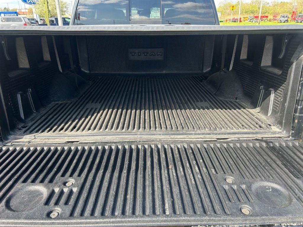 2018 Nissan TITAN SV