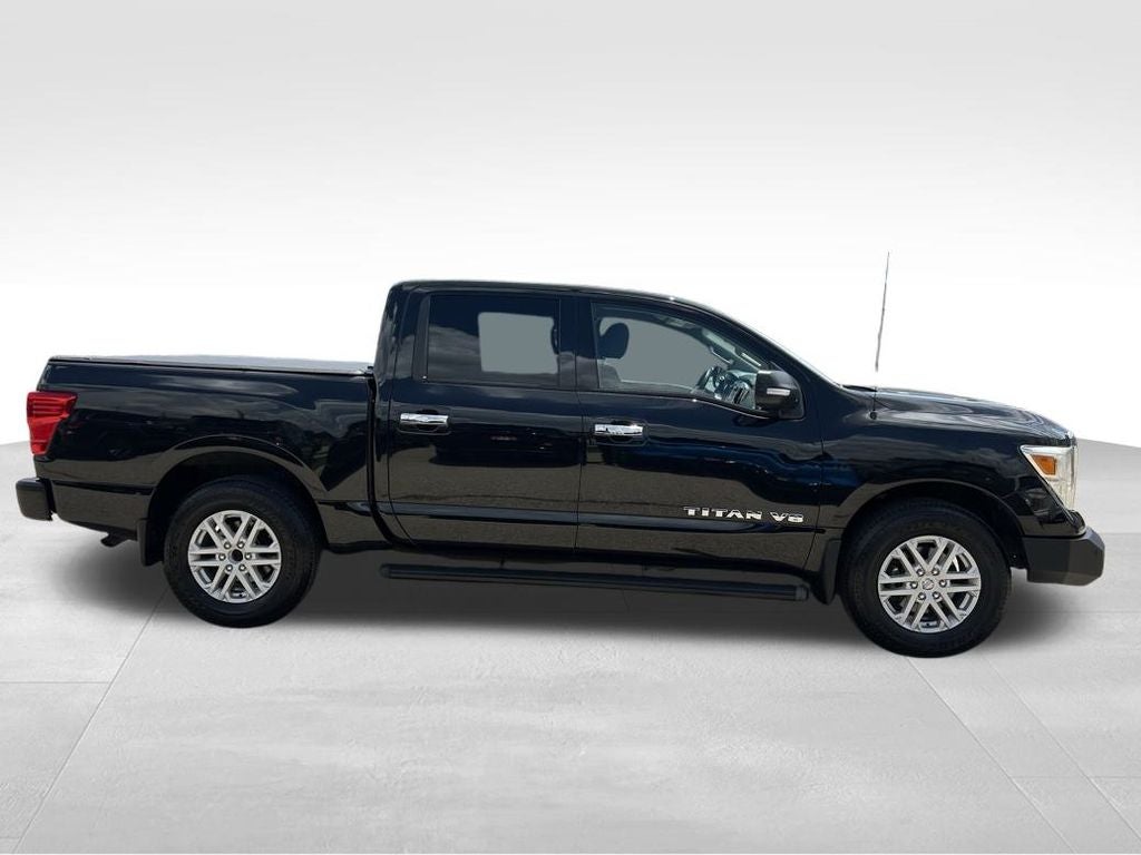 2018 Nissan TITAN SV