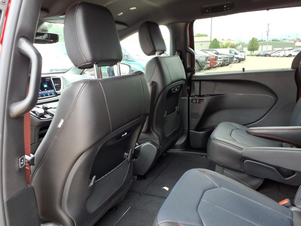 2027 Chrysler Pacifica PACIFICA SELECT
