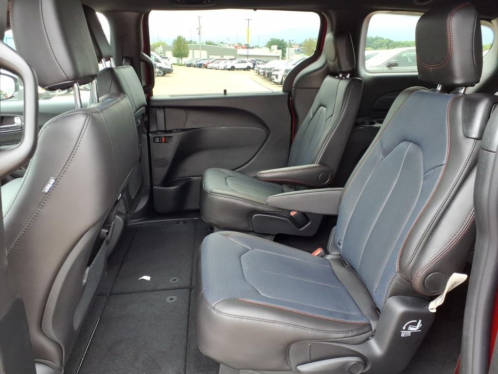 2027 Chrysler Pacifica PACIFICA SELECT