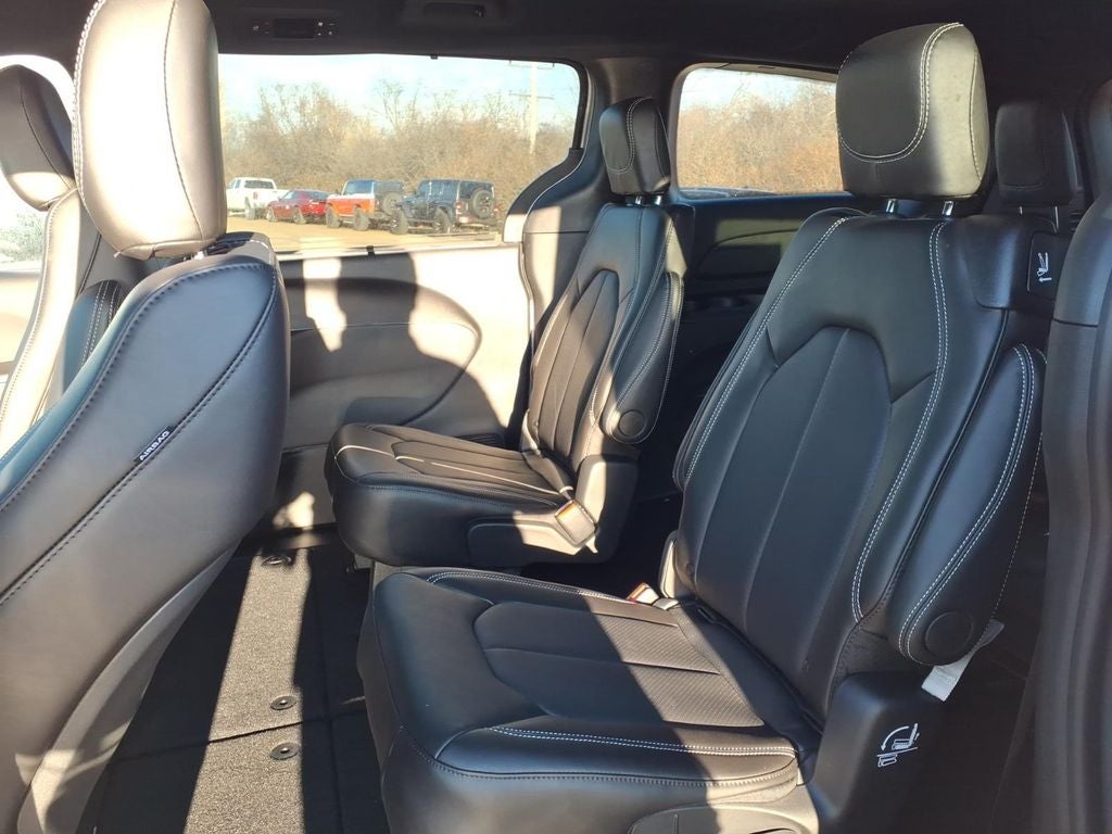 2026 Chrysler Voyager VOYAGER LX