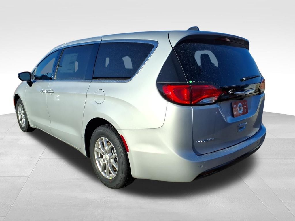 2026 Chrysler Voyager VOYAGER LX