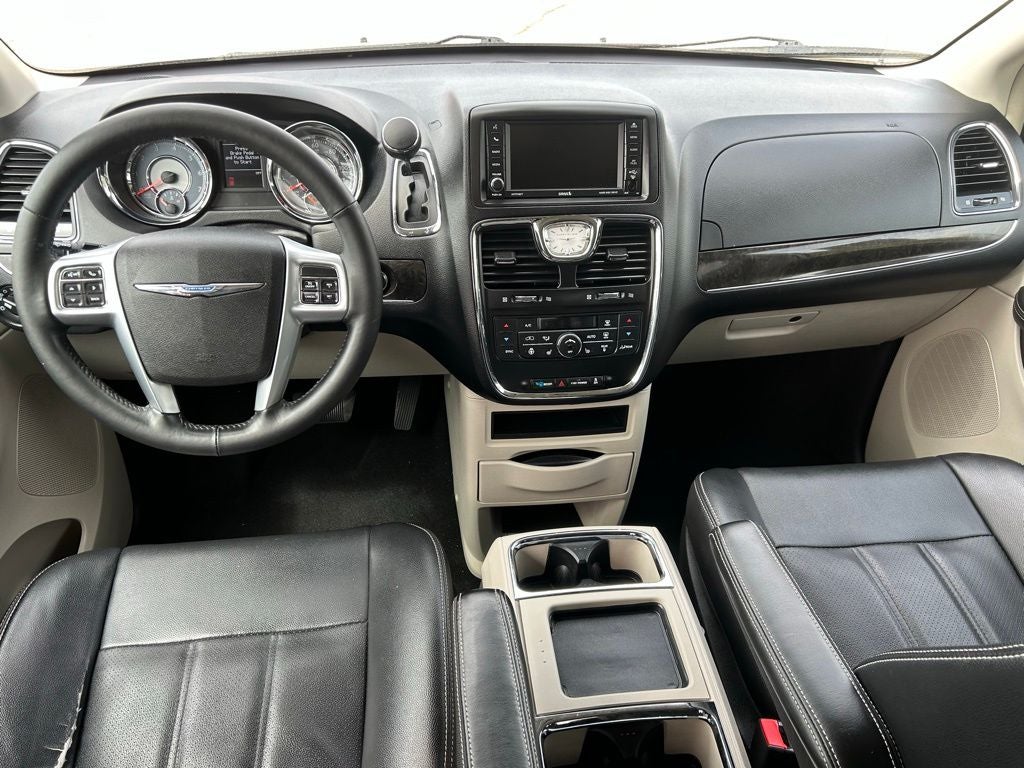 2013 Chrysler Town & Country Touring-L