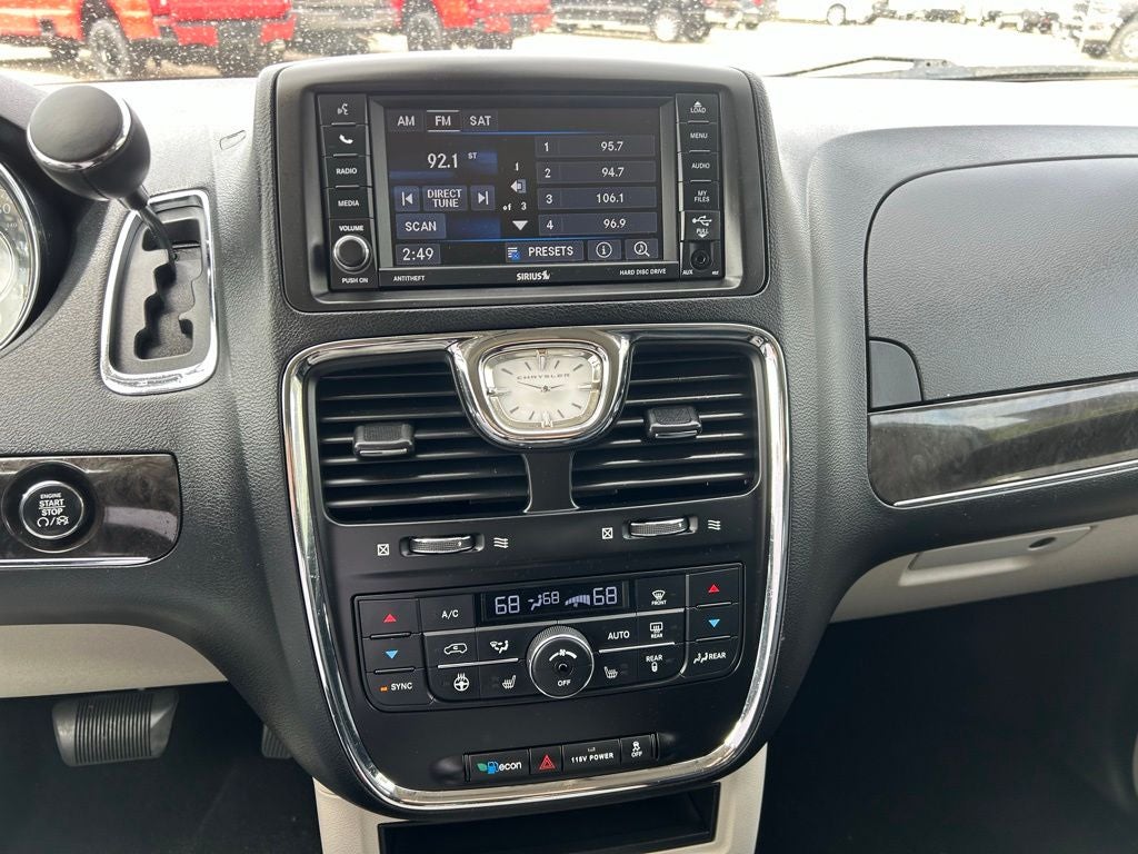 2013 Chrysler Town & Country Touring-L