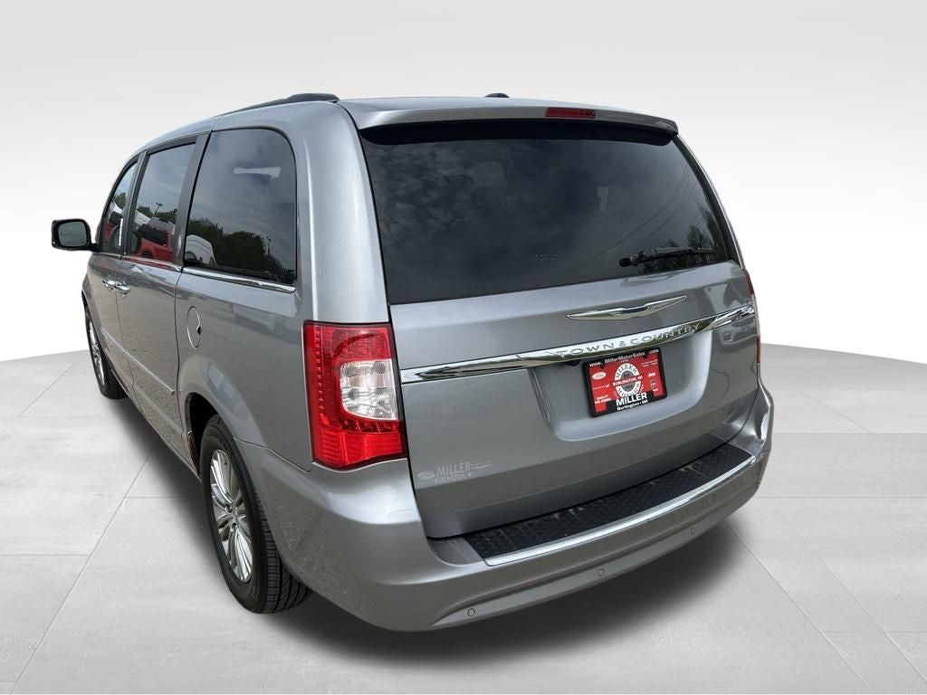 2013 Chrysler Town & Country Touring-L