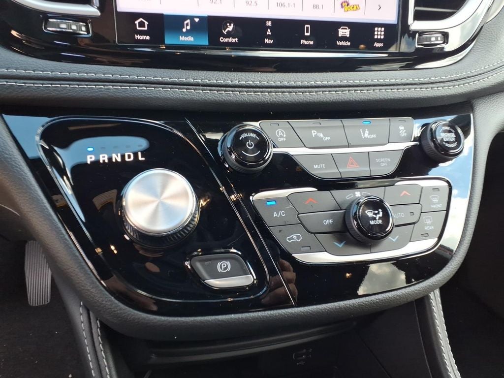 2027 Chrysler Pacifica PACIFICA LIMITED