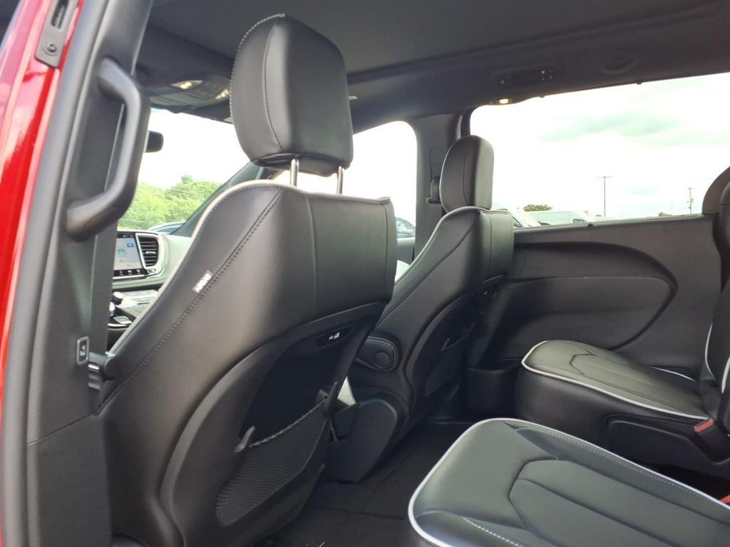 2027 Chrysler Pacifica PACIFICA LIMITED