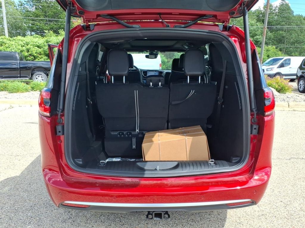 2027 Chrysler Pacifica PACIFICA LIMITED