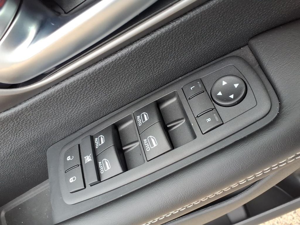 2027 Chrysler Pacifica PACIFICA SELECT AWD