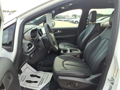 2027 Chrysler Pacifica PACIFICA SELECT AWD