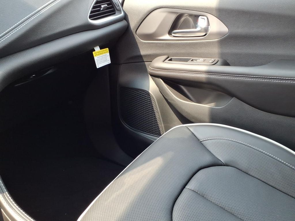 2027 Chrysler Pacifica PACIFICA LIMITED AWD