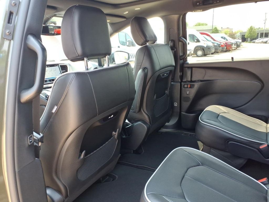 2027 Chrysler Pacifica PACIFICA LIMITED AWD