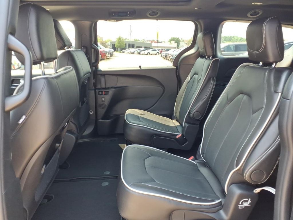 2027 Chrysler Pacifica PACIFICA LIMITED AWD