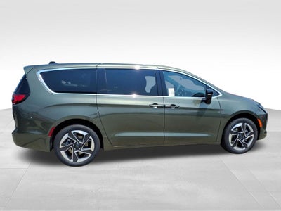 2027 Chrysler Pacifica PACIFICA LIMITED AWD