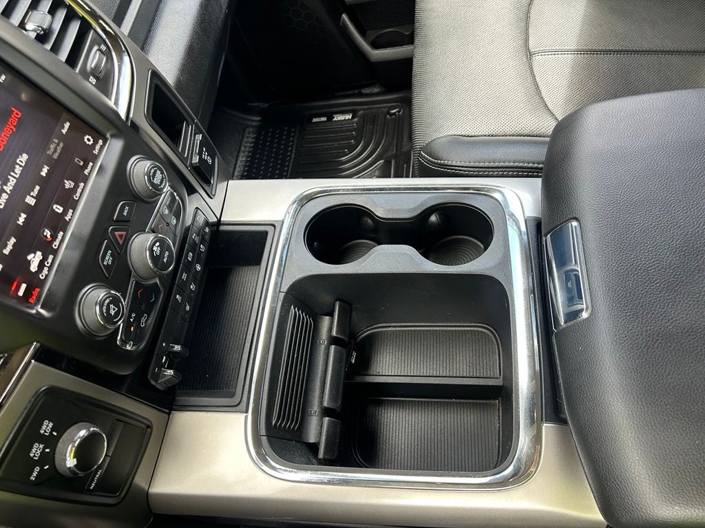 2018 RAM 3500 Laramie Crew Cab 4x4 6'4' Box