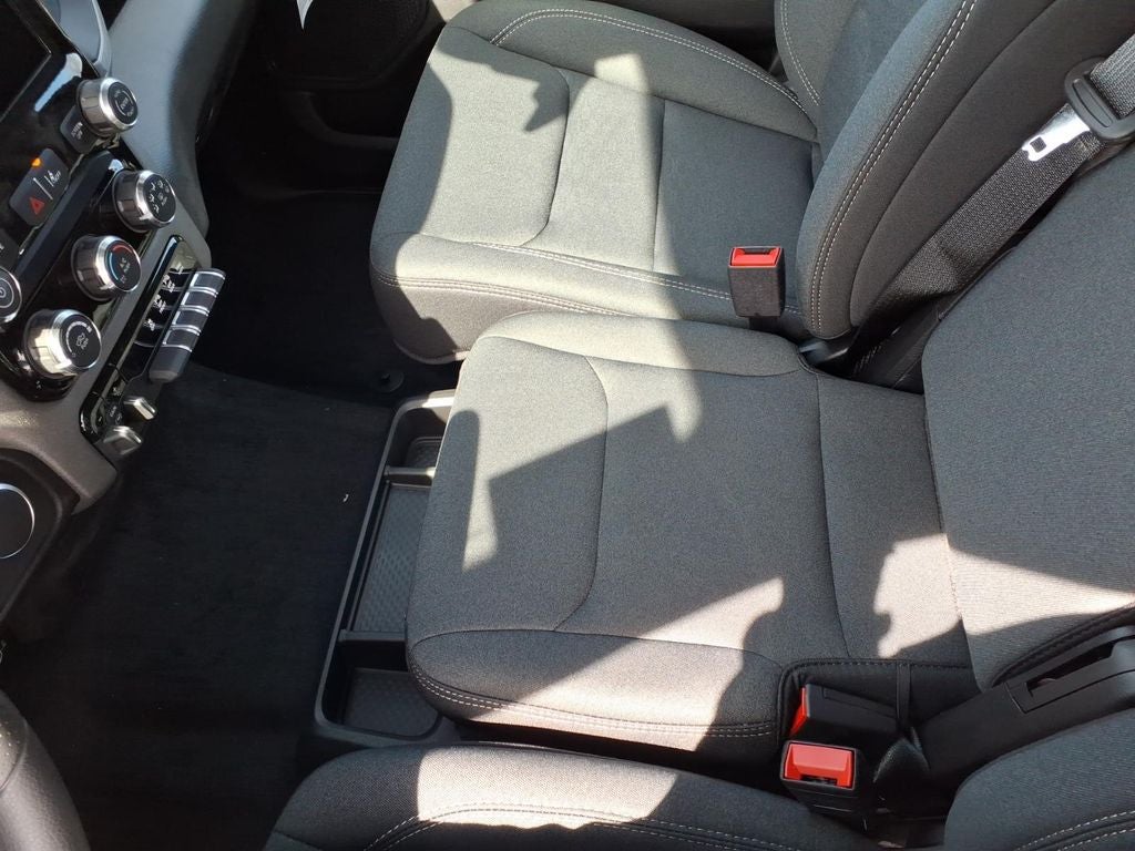 2026 RAM Ram 1500 RAM 1500 TRADESMAN CREW CAB 4X4 5'7' BOX