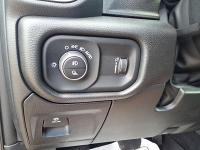 2026 RAM Ram 1500 RAM 1500 TRADESMAN CREW CAB 4X4 5'7' BOX