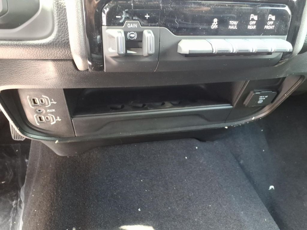 2026 RAM Ram 2500 RAM 2500 BLACK EXPRESS CREW CAB 4X4 6'4' BOX