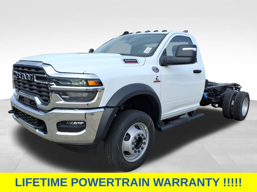 2026 RAM 5500 Chassis RAM 5500 TRADESMAN CHASSIS REGULAR CAB 4X4 84' CA