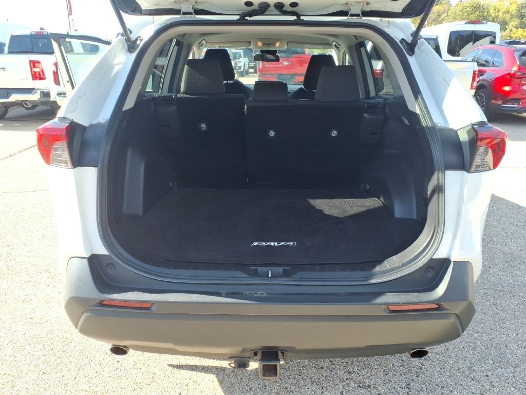 2020 Toyota RAV4 LE
