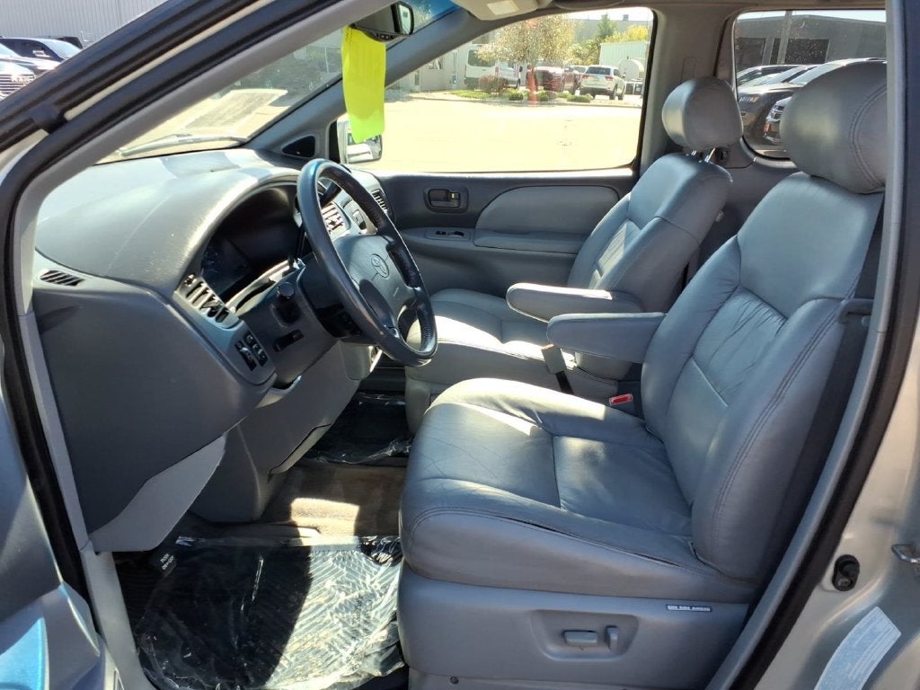 2003 Toyota Sienna LE