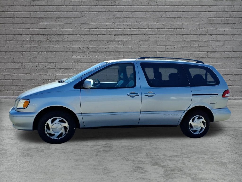 2003 Toyota Sienna LE