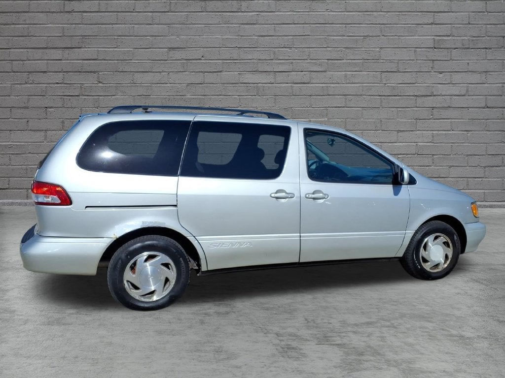 2003 Toyota Sienna LE